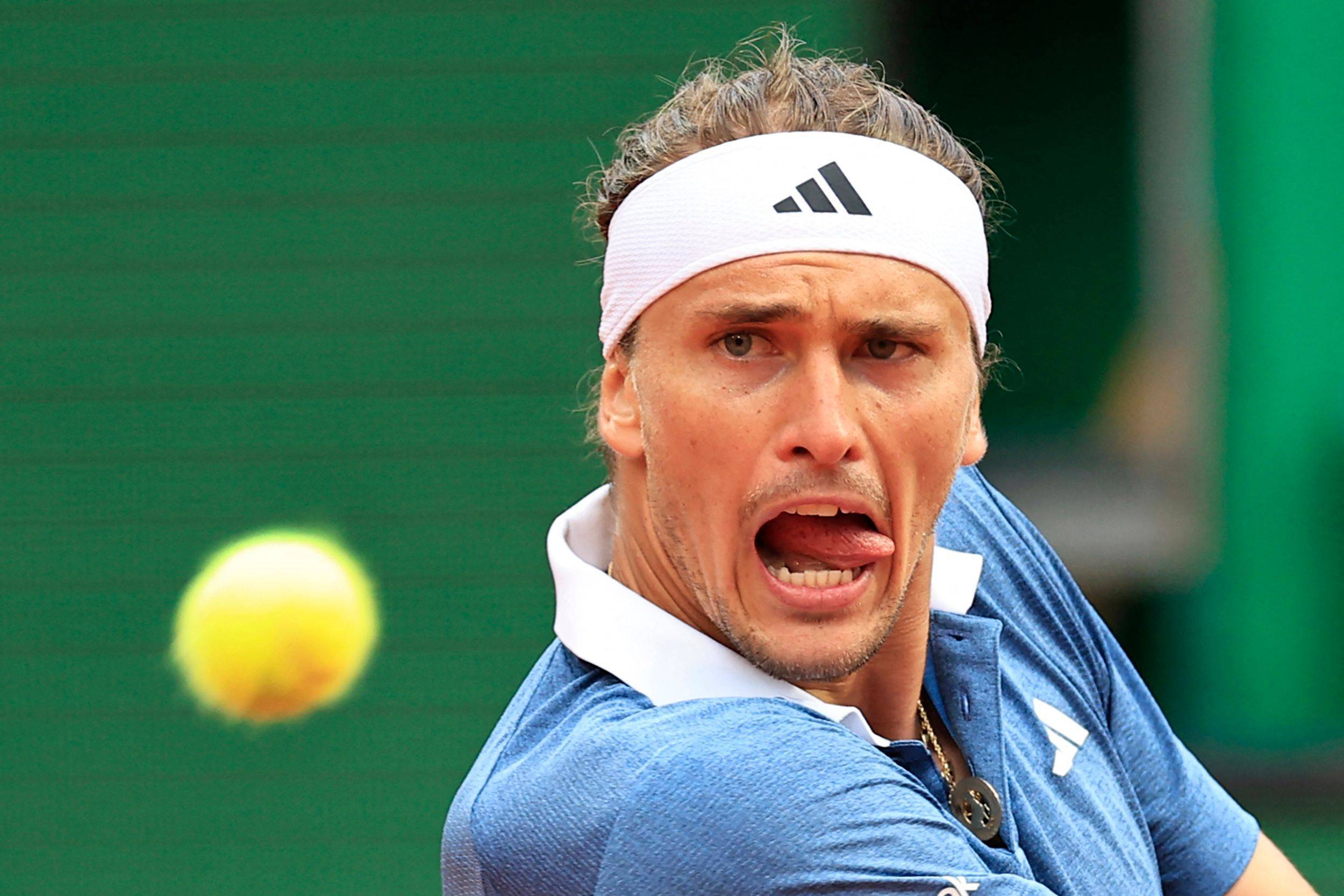 包含意大利网球队险胜西班牙网球队,兹维列夫关键制胜的词条 包含意大利网球队险胜西班牙网球队,兹维列夫关键制胜的词条