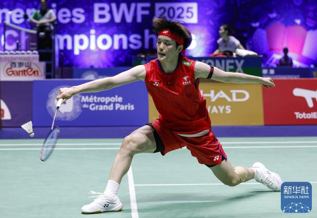 中国羽毛球队鏖战法国羽毛球队，辛杜送出助攻