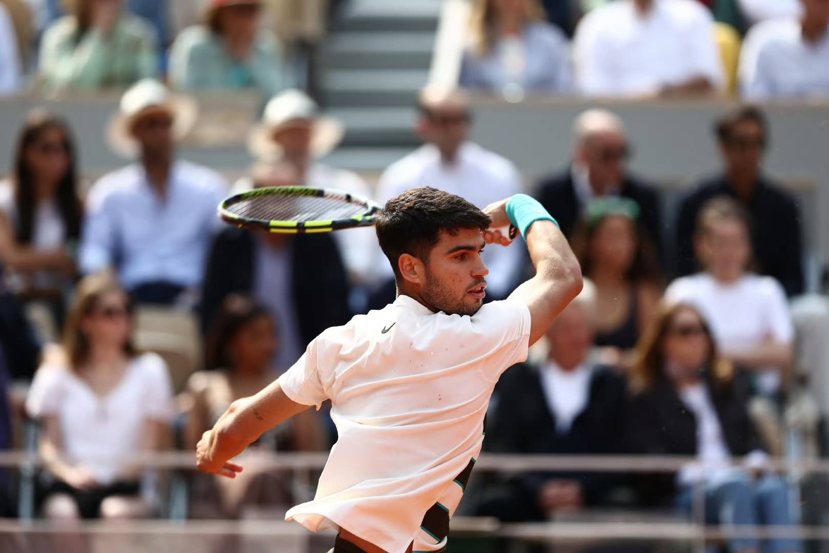 关于澳大利亚网球队力克世界网球队，阿尔卡拉斯制霸全场的信息