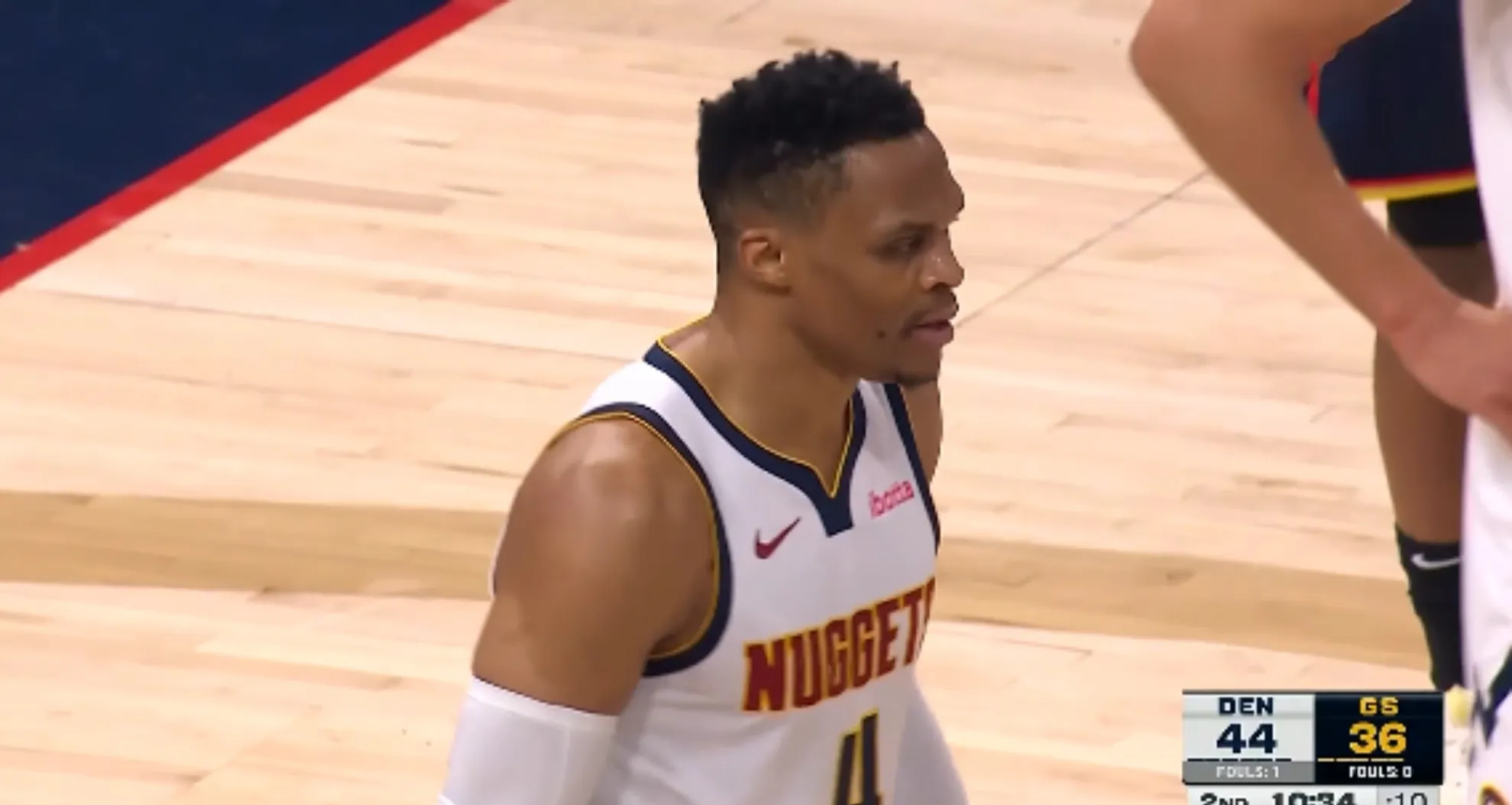 尼克斯横扫澳大利亚男篮，威斯布鲁克统治全场