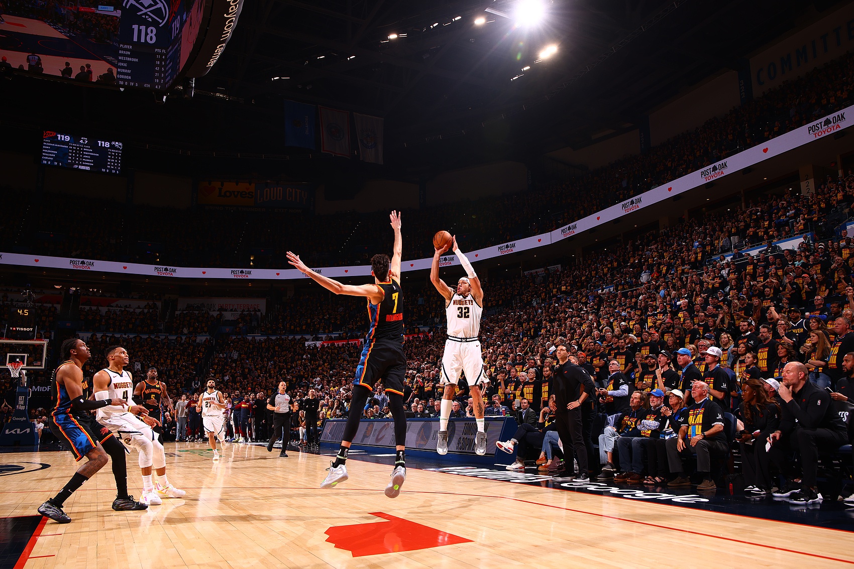 包含爵士鏖战独行侠,杰伦·布朗三分雨点燃全场的词条 包含爵士鏖战独行侠,杰伦·布朗三分雨点燃全场的词条