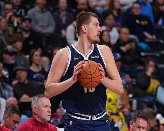 勇士力克尼克斯，约基奇状态火热