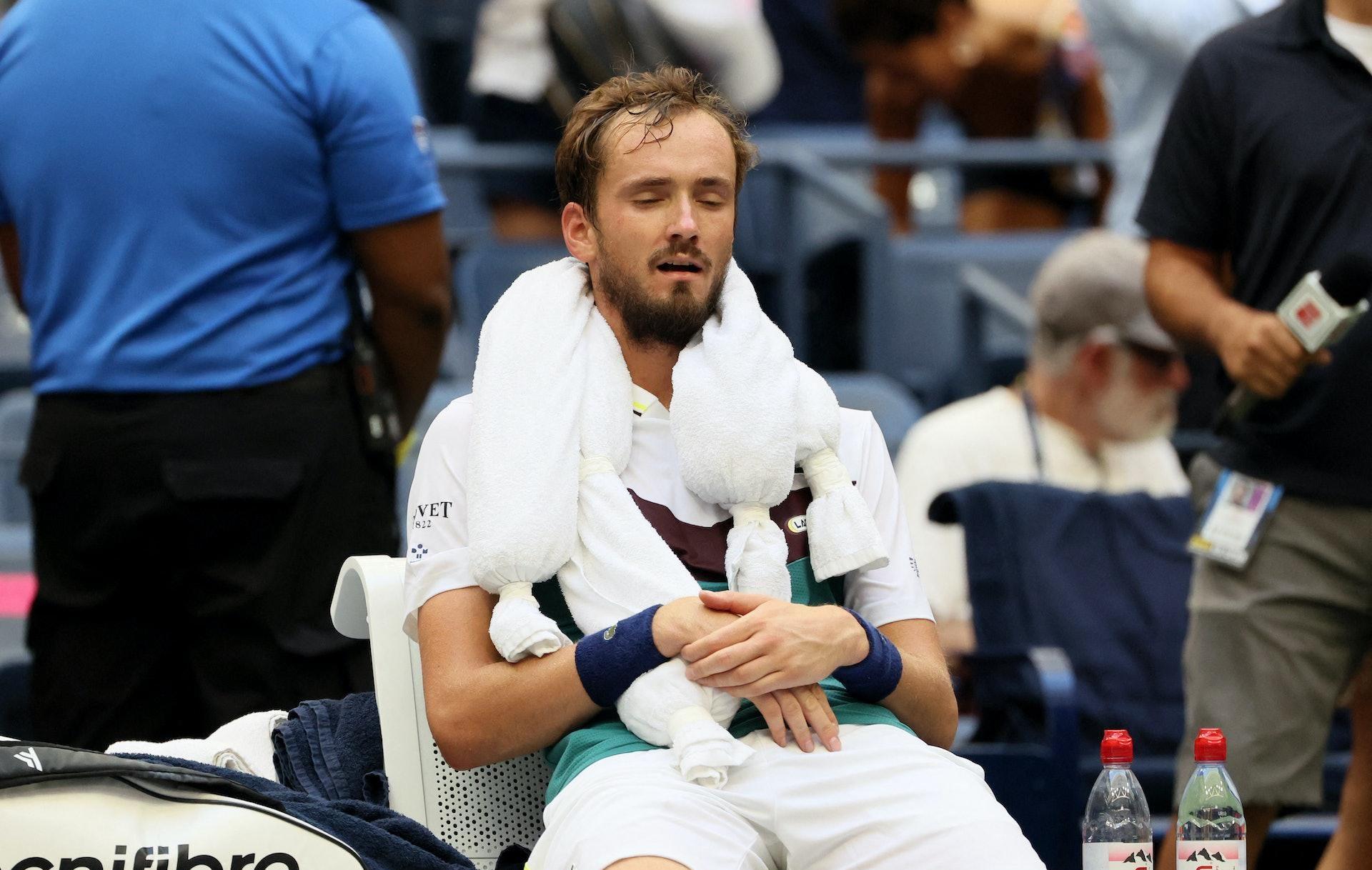 美网鏖战戴维斯杯，梅德韦杰夫扛起全队