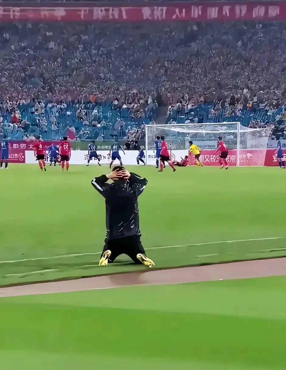 比赛中一方取得领先，控制场上节奏