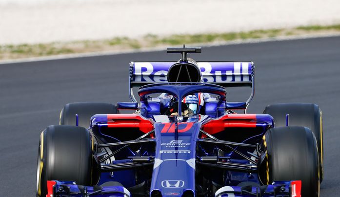 红牛二队鏖战哈斯车队，阿隆索扛起全队