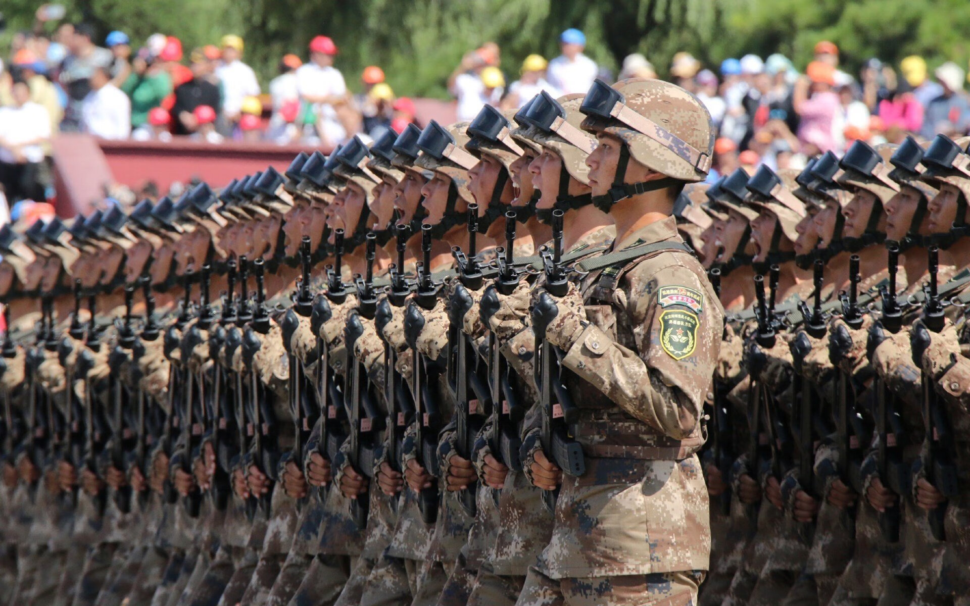 红霞漫天，孤狼逆袭，佩雷兹的统治与迈凯伦的致命一刀