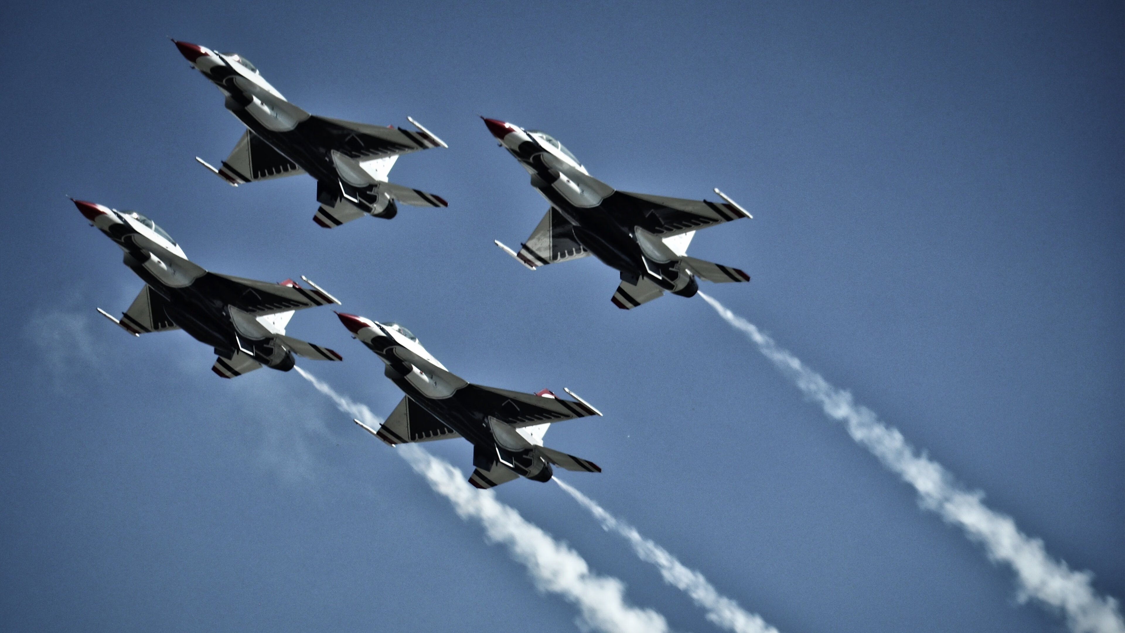 太阳光芒横扫湖人,陶汉林肩扛整支队伍前行