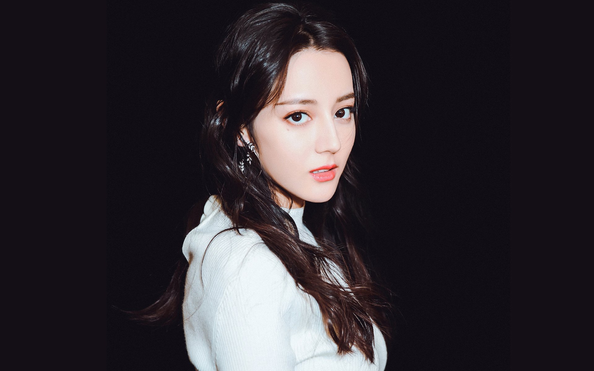 当丹麦防线遭遇伪9号阿圭罗,一场慈善赛如何演绎足坛罕见压制美学