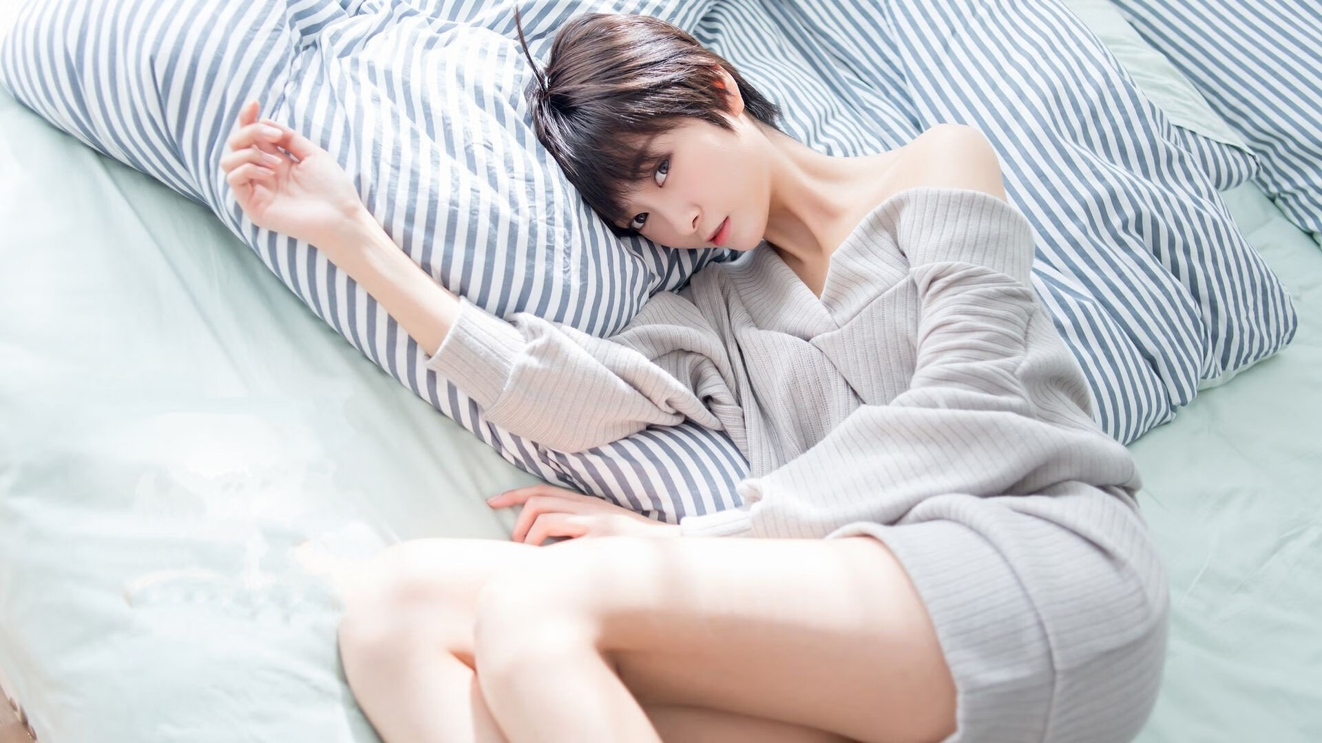 铁卫绝杀与鹰翼冲垮，阿拉巴关键进球定乾坤，墨西哥冲垮玻利维亚