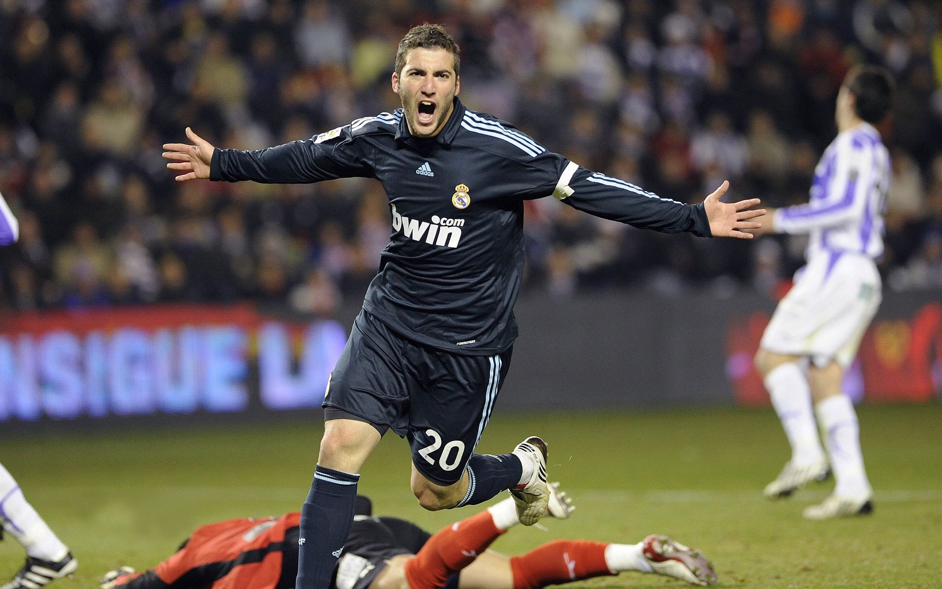 英超争冠之夜，防守的艺术与戈贝尔式的统治