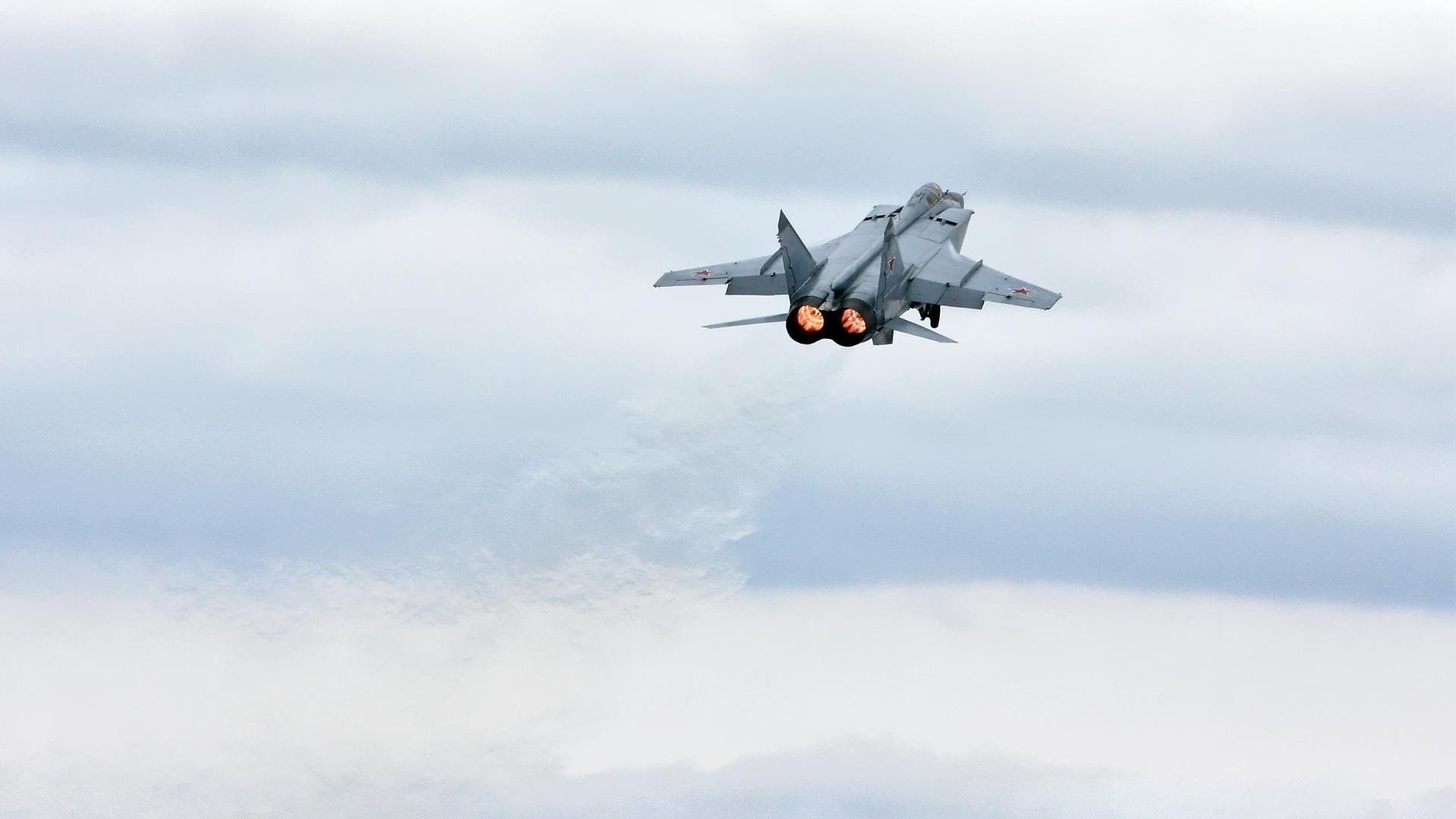 东亚刺客，当日本足球完成不可能终结，莫德里奇在孤岛写下最后的传说